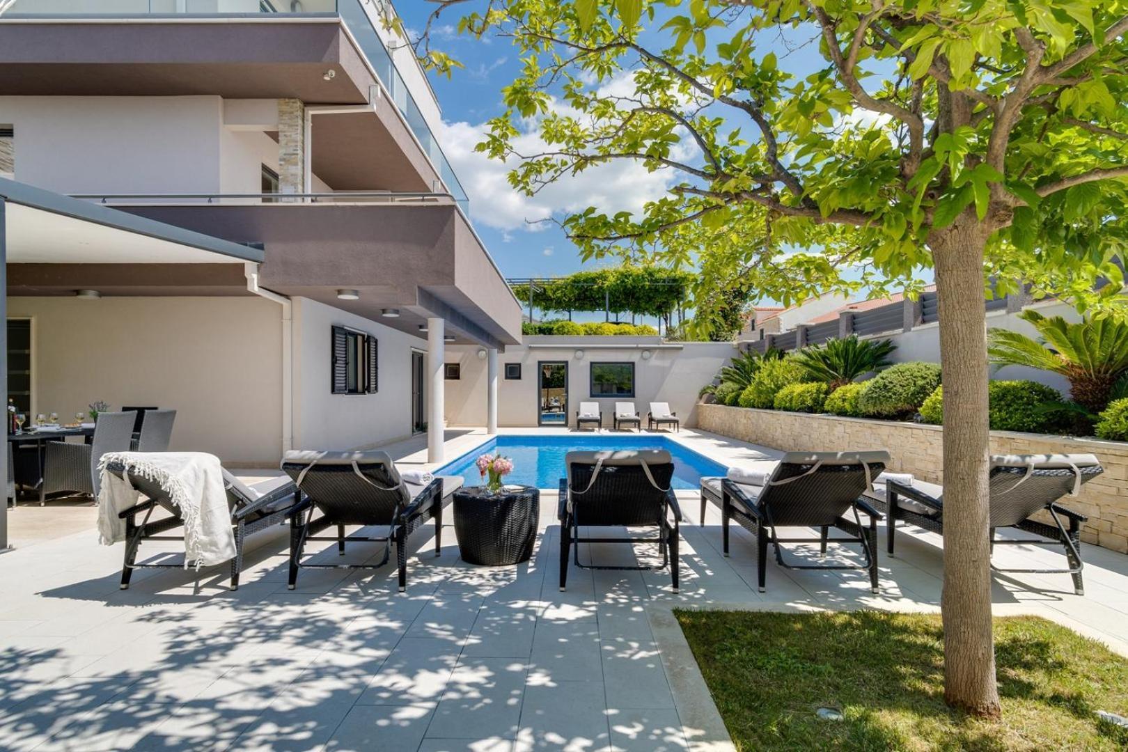 Luxury Villa Lucas With Heated Pool, Whirlpool, Sauna, 14 Pax Podstrana Luaran gambar
