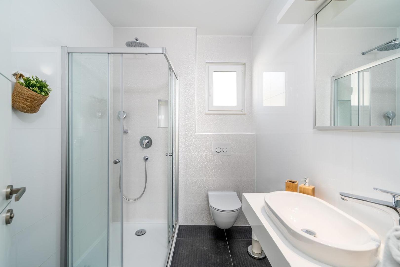 Luxury Villa Lucas With Heated Pool, Whirlpool, Sauna, 14 Pax Podstrana Luaran gambar